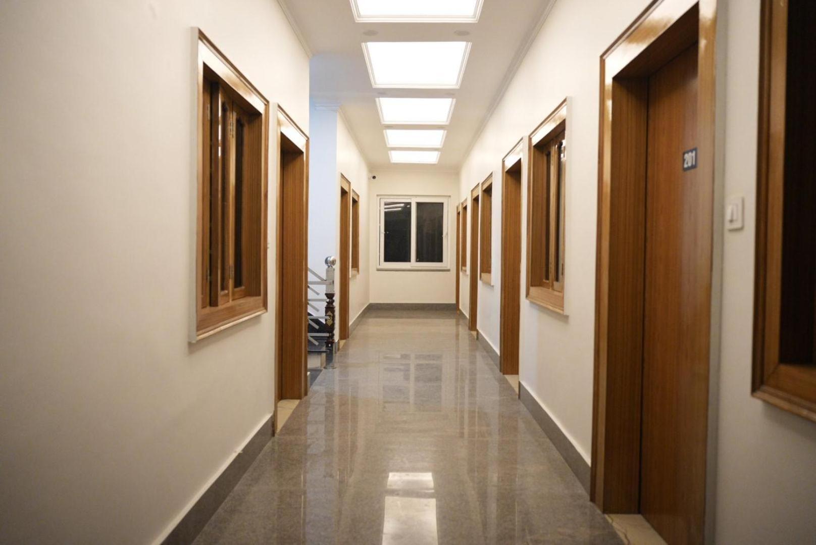 Hotel Harry Rishikesh Ngoại thất bức ảnh