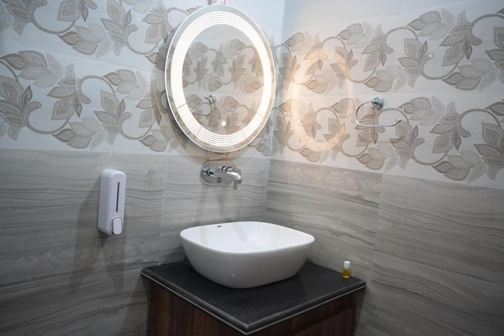 Hotel Harry Rishikesh Ngoại thất bức ảnh